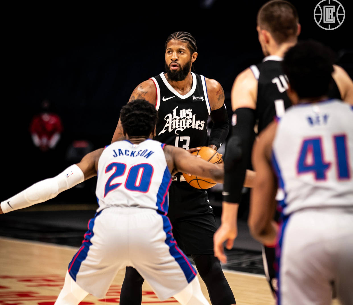 意甲裁判负责人罗基：VAR确实误判太多了，但它不应取代裁判（罗基：意甲VAR误判偏多，但不应取代裁判）