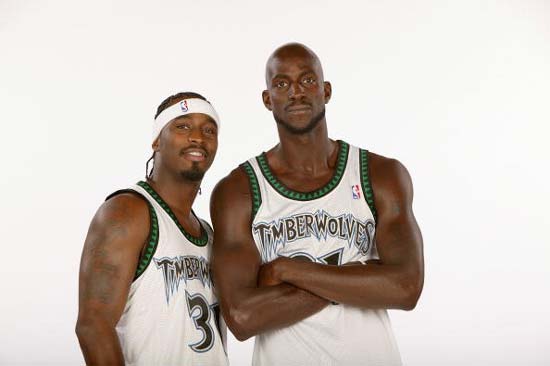 荷兰大名单：范戴克领衔；费耶诺德球员瓦伦特首次入选（荷兰队名单公布：范戴克压阵，费耶诺德的瓦伦特首次入选）