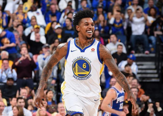 懂球帝12周年120大瞬间1／8决赛：重磅来袭，谁将通往八强？（懂球帝12周年120大瞬间1／8决赛打响：重磅对决，谁能挺进八强？）