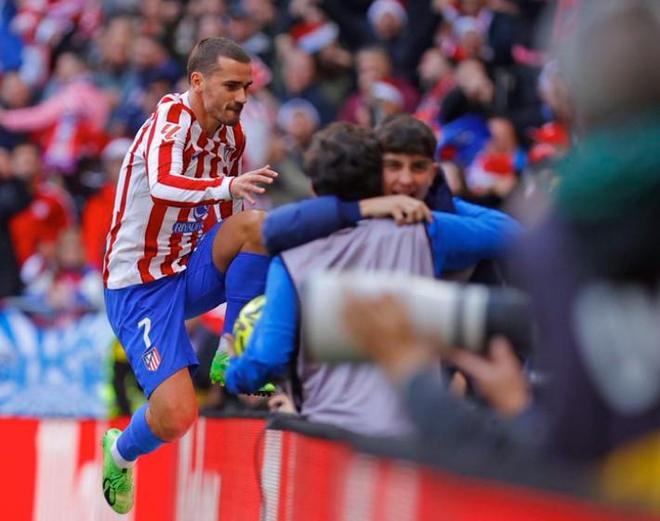 每体：法兰克福球迷在诺坎普制造骚乱，将面临欧足联的处罚（每体：法兰克福球迷在诺坎普引发骚动，或将受到欧足联处罚）