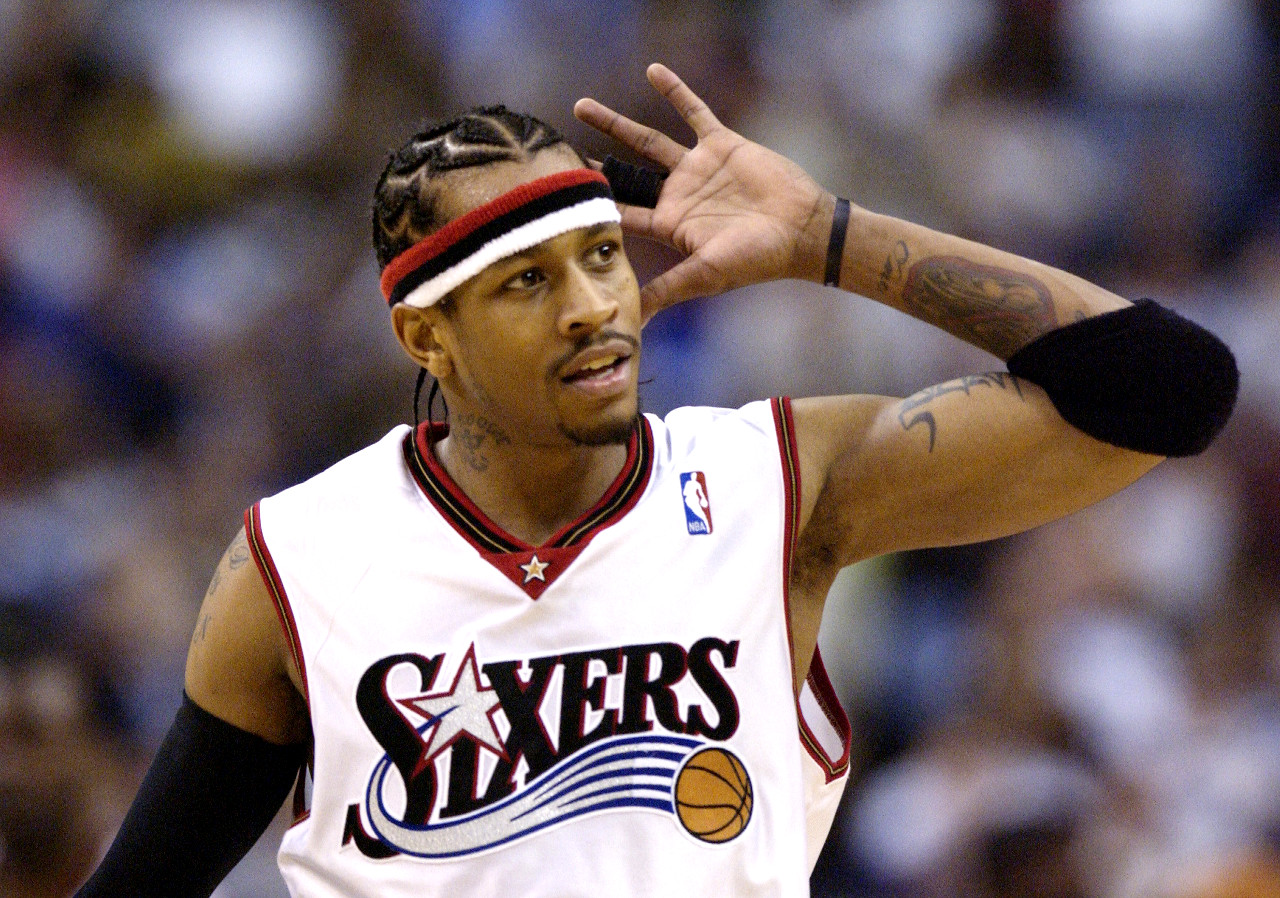 库蒂尼奥为小儿子庆祝生日，一家人身穿他效力过球队的球衣（库蒂尼奥为幼子庆生，全家身披其曾效力俱乐部球衣）