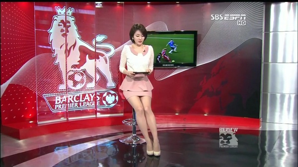 中超比赛亮点：上海海港2-1取胜山东泰山,（中超焦点战：上海海港2比1击败山东泰山）