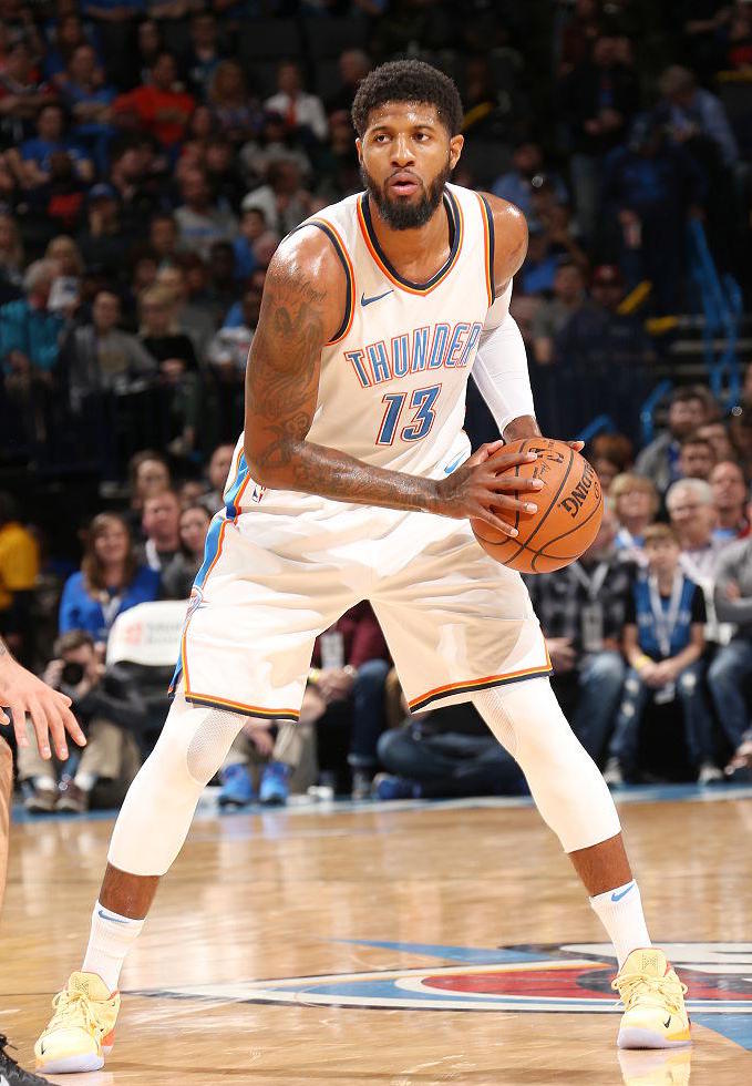 拜仁莱万多夫斯基关键进球锁定胜局（莱万多夫斯基致胜一球助拜仁全取三分）